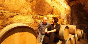 karineetnicochai-1600x800-1